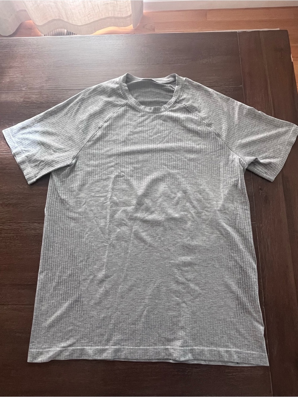 lululemon athletica Men's Metal Vent Tech Short-Sleeve Light Grey, Size Large